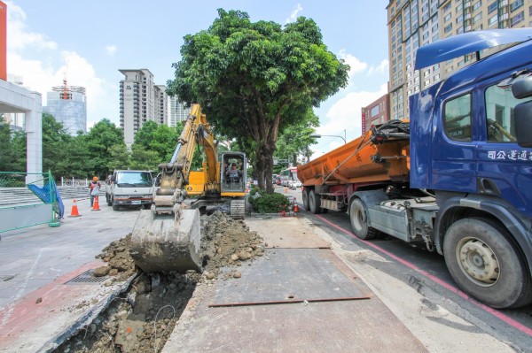 台中市實施「管線統一挖補」制度，挖掘次數減少約3成。（建設局提供）