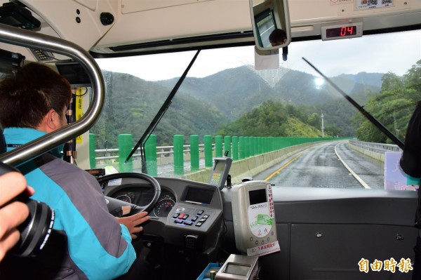 蘇花改蘇澳到東澳段今天舉辦通車典禮，預計下午4點正式通車。（記者張議晨攝）