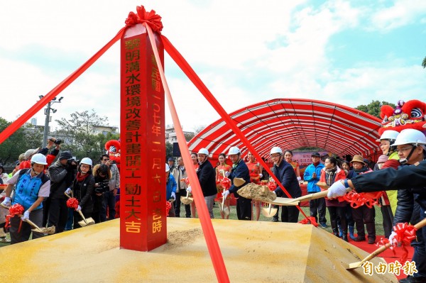 黎明溝水環境改善工程6日開工。（記者張菁雅攝）