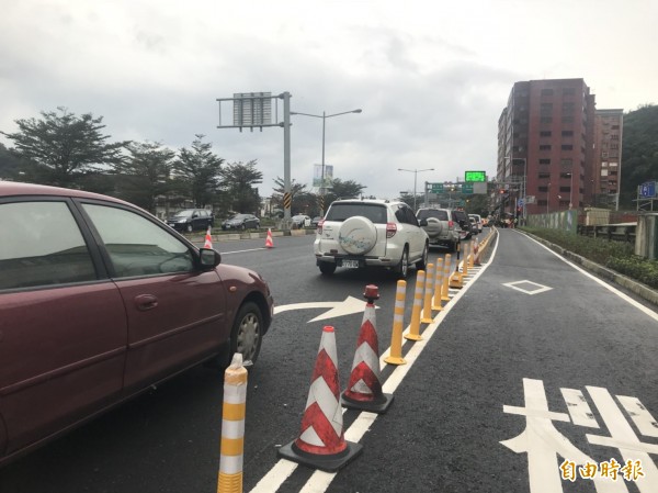 由於蘇花改甫通車，一般預估許多民眾會為了搶「鮮」，於年假期間湧入蘇花改造成塞車。（記者林敬倫攝）