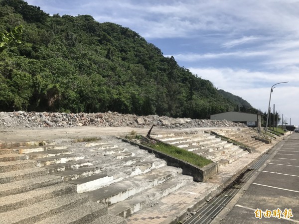 佳樂水舊賣場已經鏟平等待重生。（記者蔡宗憲攝）