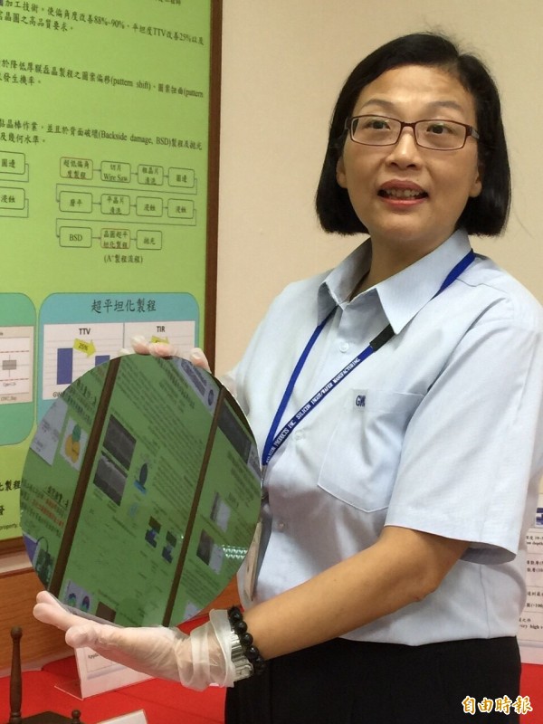 價格上漲激勵矽晶圓相關個股今股價強漲,環球晶、台勝科股價皆漲停。(記者洪友芳攝)