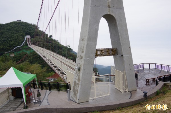 花蓮縣規模6強震，震撼全國人心，阿里山國家風景區管理處對去年9月底營運的梅山鄉「太平雲梯」結構安全不敢大意，派員巡檢結構，勘查結果正常，8日上午9點起正常營運。（記者曾迺強攝）