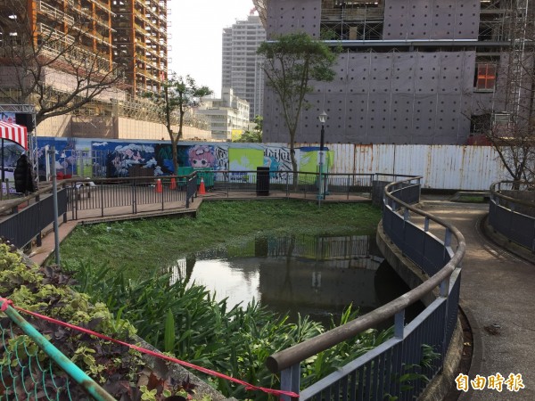 活動中心也結合日和公園地景，新北市長朱立倫也希望落成後能成為特色地標。（記者邱書昱攝）