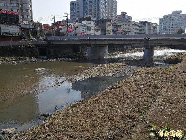 南崁溪護岸整建今天動工。（記者許倬勛攝）