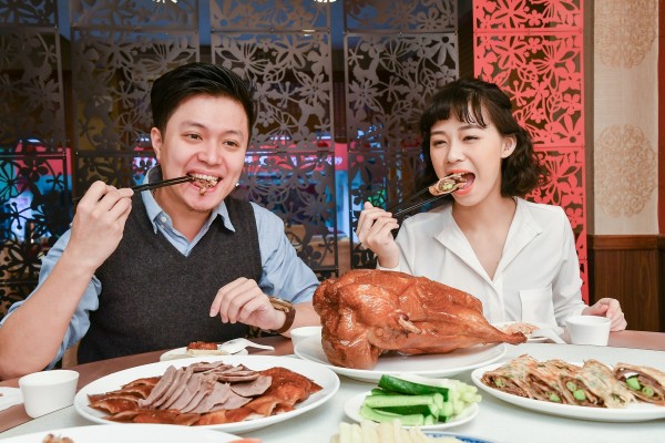 營養師建議,「肉食族」可搭配高纖食材,平衡高油、高蛋白攝取太多問題;圖為情境照,圖中人物與本文無關。(圖由趙函穎提供)