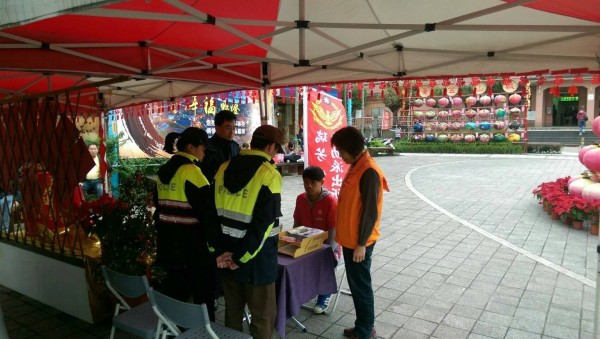 瑞芳警分局將於春節期間實施九份地區的交通管制，並於瑞芳火車站、九份及平溪等地設置機動派出所。（記者吳昇儒翻攝）