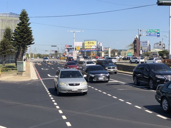 大雅交流道增設南向車道，有效紓解大雅交流道之壅塞情況。（記者楊政郡翻攝）