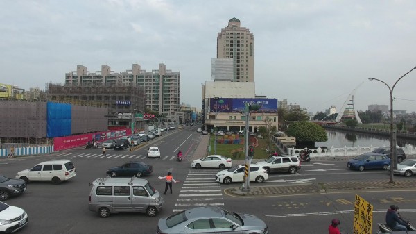 台南市交通大隊出動空拍機掌握交通狀況。（台南市交通大隊提供）