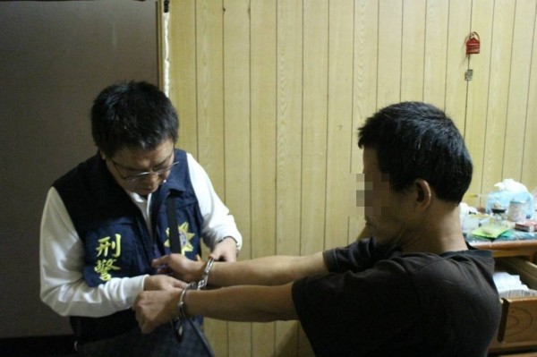 警察蔡明恭掃毒，抓到同名同姓的蔡明恭。（記者羅欣貞翻攝）