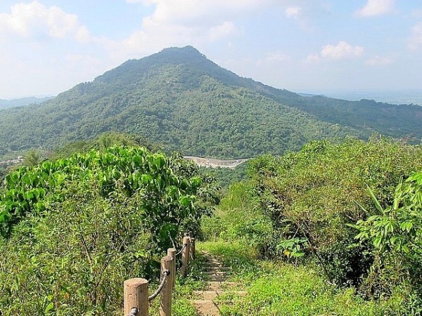 六義山步道視野遼闊。（屏林處提供）