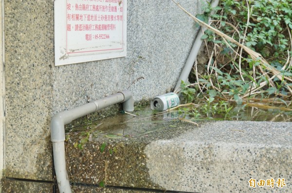 斗六火車站地下道淹水，疑因抽水馬達故障所致。（記者詹士弘攝）