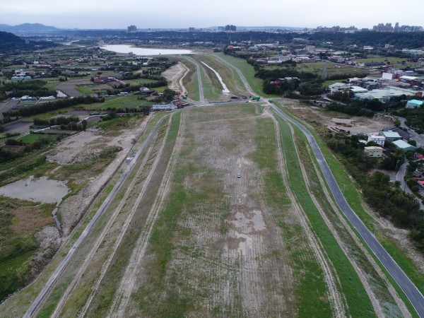 北水局把經管的調整池二期及景觀土丘約40公頃土地，委由水務局代管。（圖由水務局提供）