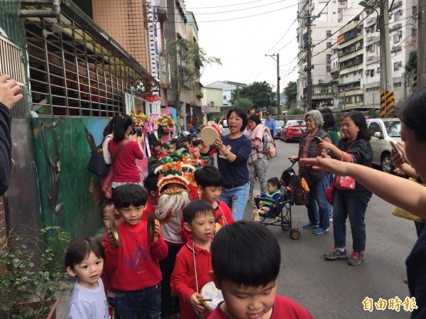 教育部金援改建，基隆市安心幼兒園中崙分班歡喜過元宵、入新厝。（記者俞肇福攝）