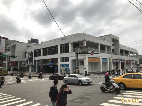 基隆東岸停車場商場,議員要求公安零缺點。(記者盧賢秀攝)