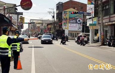 員警取締未繋安全帶被法官打臉。(圖為情境模擬圖,記者顏宏駿攝)