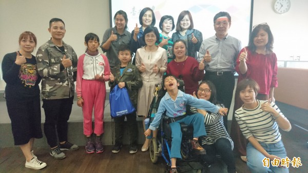 台南市特教模範兒童將於16日表揚,3學生先代表秀才藝。(記者劉婉君攝)