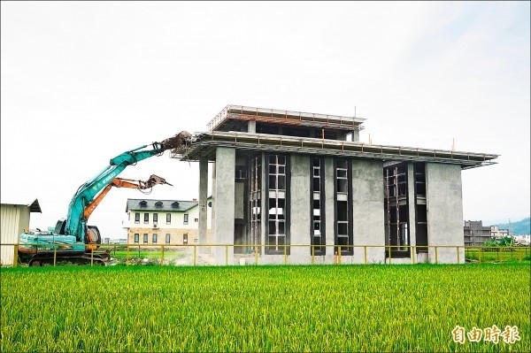 檢察官提醒，未依「區域計畫法」興建農舍，除了有行政罰之外，若未恢復土地原狀，還可能面臨刑罰。（資料照）