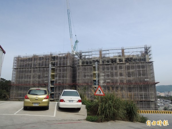 不服新竹市政府勒令停工，遠雄建設御莊園建案提訴願及行政訴訟，台北高等行政法院今判市府勝訴，遠雄建設表示會繼續上訴。（記者洪美秀攝）
