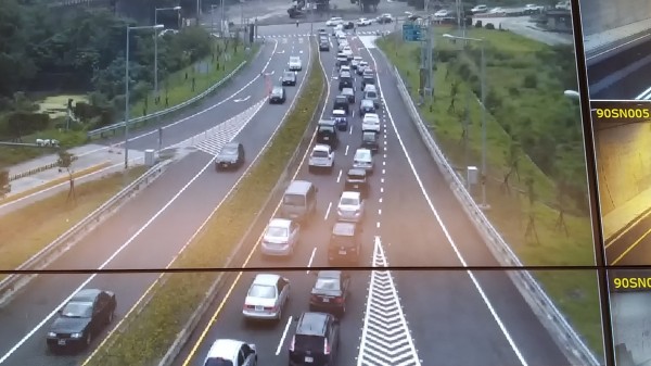 蘇花改蘇澳到東澳段尾端也是大塞車。（記者江志雄翻攝）