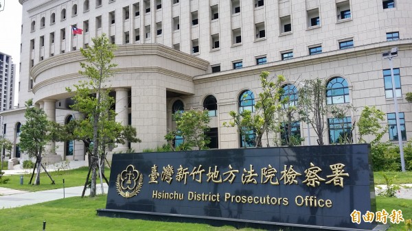 為30萬潛入民宅裝竊聽器，又非法率正宮破門捉姦，徵信社經理遭檢方起訴。（記者蔡彰盛攝）
