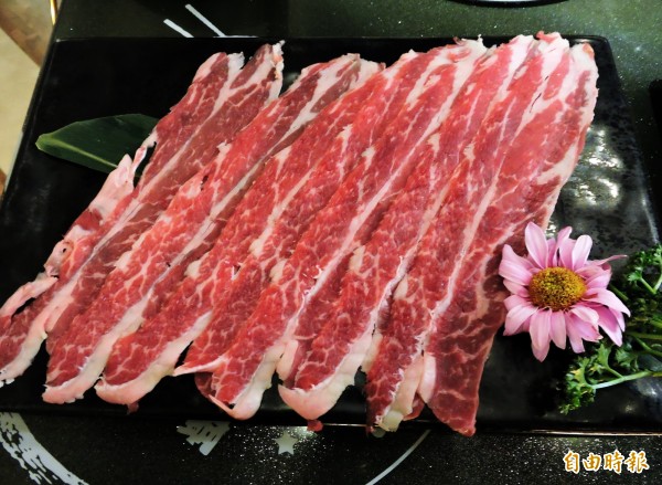 哈波火鍋使用濕式熟成冷藏肉。(記者張菁雅攝)