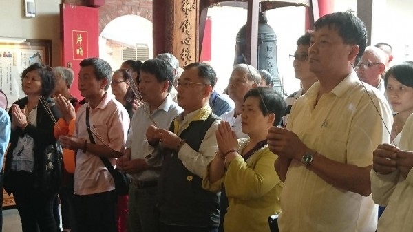 40多名信衆年紀相加超過千歲。(記者江志雄翻攝)