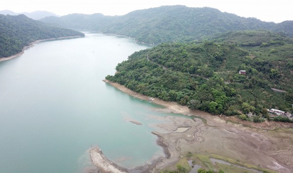 前瞻基礎計畫水環境建設中的「石門水庫阿姆坪防淤隧道工程」，16日開工，完工後每年將增加64萬立方公尺的清淤能力。（北區水資源局提供）