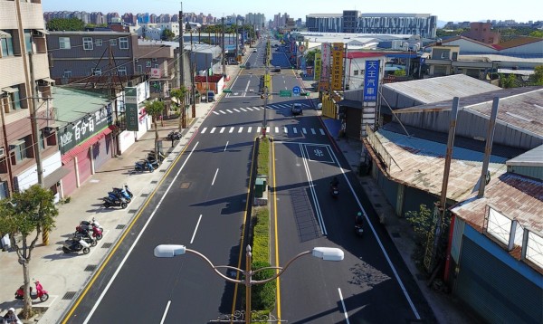 昔被網路票選為「爛路王」，中壢環中東路今平坦度媲美高速公路。（桃園市政府養護工程處提供）