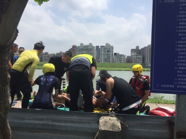 æ¶é²äººå¡æèµ·æººæ°´çé£å®¢ãï¼è¨èçå®£æ´ç¿»æï¼