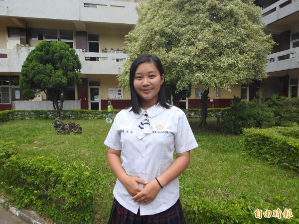 育民工家女學生黃英如錄取國立屏東科技大學餐旅管理系。（記者彭健禮攝）