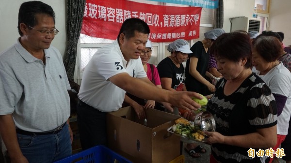 麥寮公所完成各村均設共餐食堂目標，獨步全國。（記者林國賢攝）