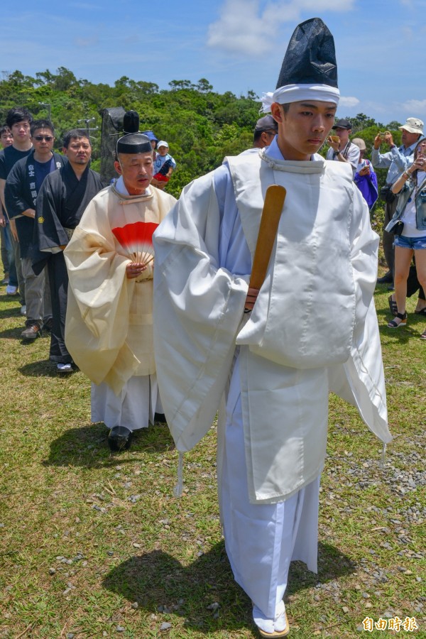 台灣神官黃俊瑜（佐藤冬木）首度主持高士神社例祭。（記者蔡宗憲攝）