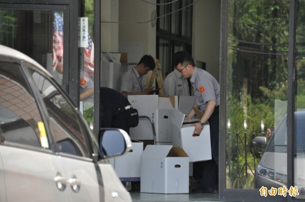 台灣民政府中央會館10日被檢調搜索。(記者周敏鴻攝)