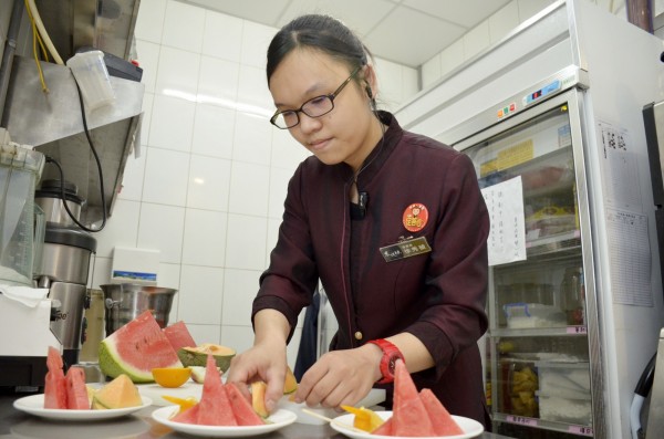 徐秀禎參加雙軌計畫,兼顧學業與工作。(勞動部雲嘉南分署提供)