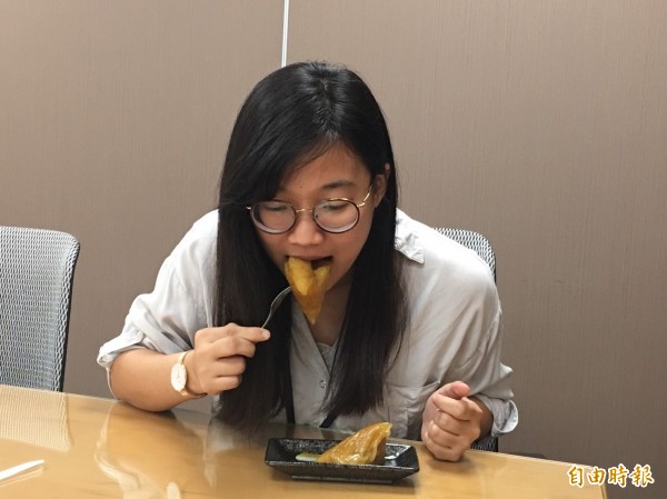 陳偉燾呼籲家有幼童的家長,端午節將至,如果要自製鹼粽,應將鹼水妥善密封、收好。(記者吳欣恬攝)