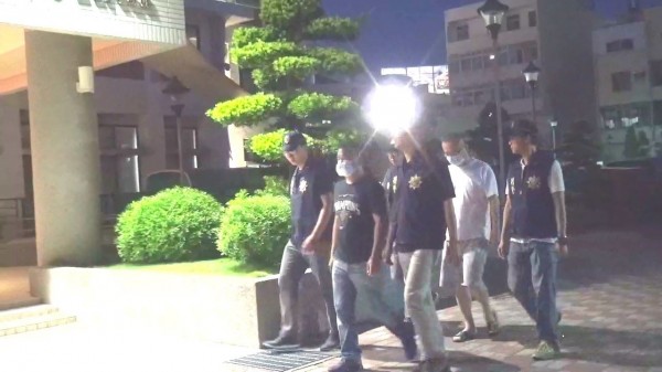 鹿港鎮代表會副主席郭熠水遭毆案,警方傳喚遭郭指控的林姓男子和蕭姓男子到案說明。(圖記者張聰秋翻攝)