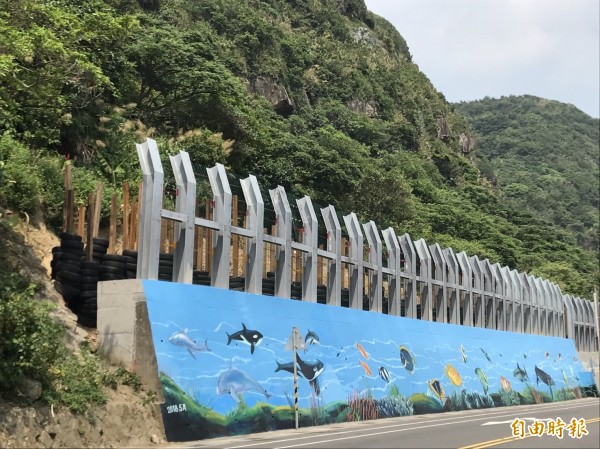 北寧路碧砂漁港對面的防落石柵欄5月底已經完工(記者盧賢秀攝)