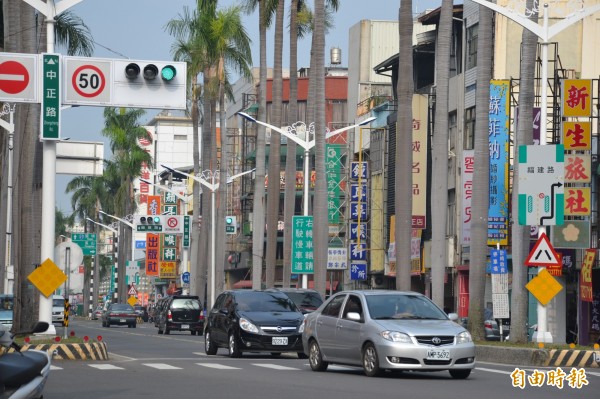 儘管實施生育津貼,屏東市人口持續下跌。(記者侯承旭攝)