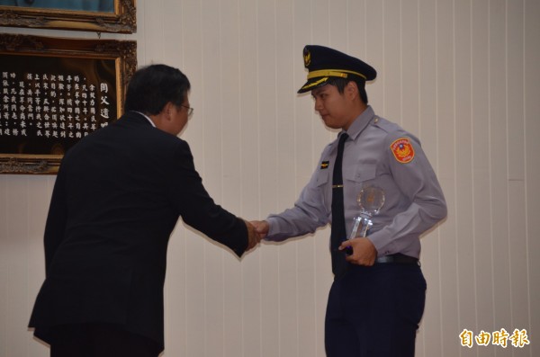 桃園市警察警察節慶祝大會,鄭文燦表示,將選定社宅打造警察職務宿舍。(記者鄭淑婷攝)