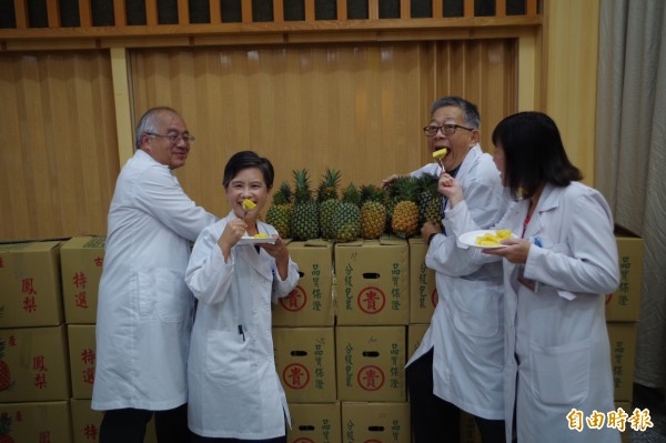 台大雲林分院醫護人員表示,幫助農民沒有任何禁忌。(記者林國賢攝)