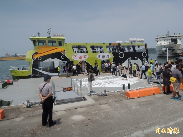 高雄棧貳庫往返旗津行現今正式開航(記者王榮祥攝)