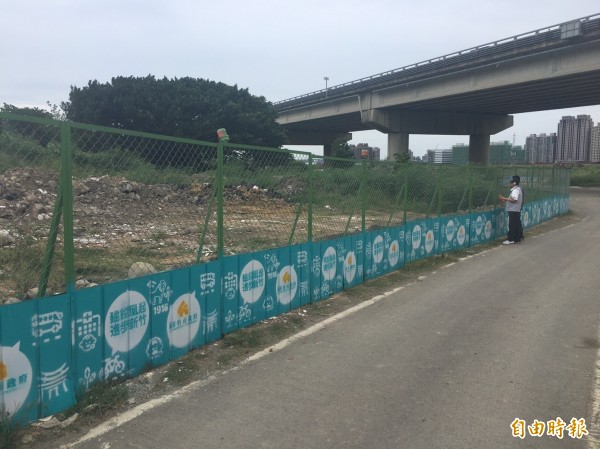 現場已要求當事人清理乾淨。(記者蔡彰盛攝)