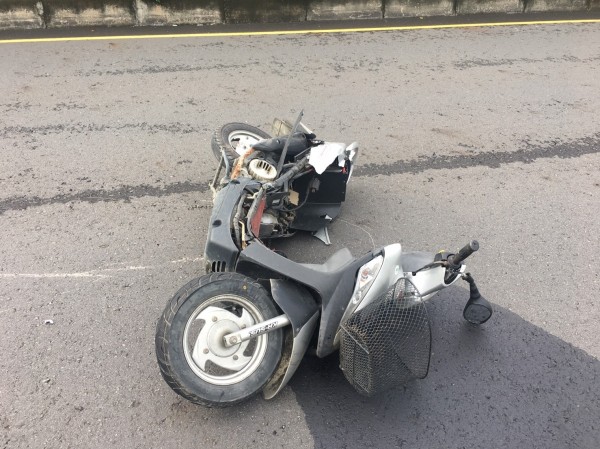 陳姓男子酒駕開小客車撞死朱姓機車騎士。(記者林宜樟翻攝)