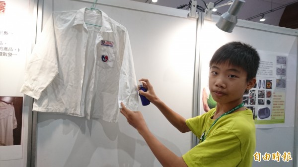 台灣國際創新發明暨設計競賽,171支參賽隊伍在台南大學展示作品。(記者劉婉君攝)