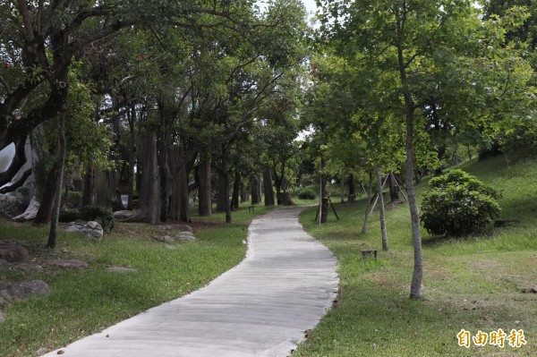 縣府計畫在中央公園興建環湖雙環步道。（記者林敬倫攝）