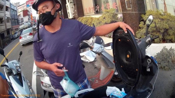 蔡姓嫌犯持有毒品落網。(記者張軒哲翻攝)