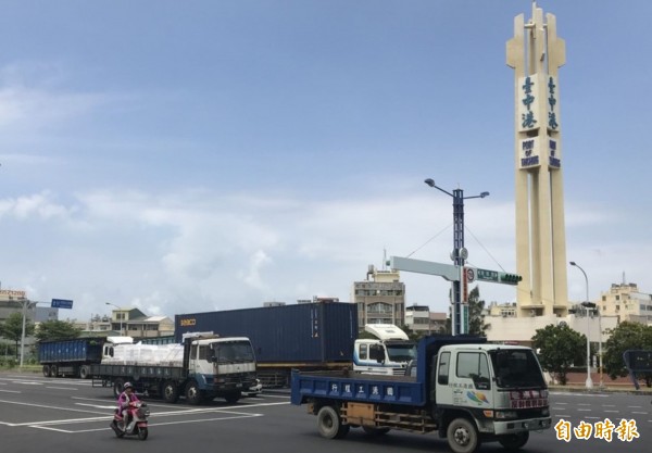 台中捷運藍線延伸至台中港，已由交通部報請行政院核定。（記者黃鐘山攝）