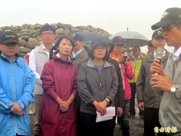 總統蔡英文今天到台南勘災。（記者蔡文居攝）