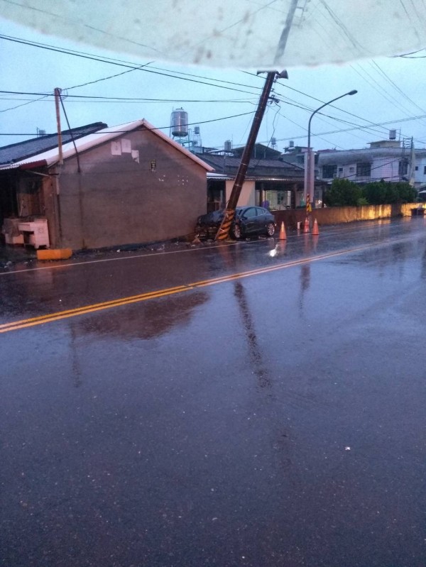 車禍現場。（翻攝畫面）